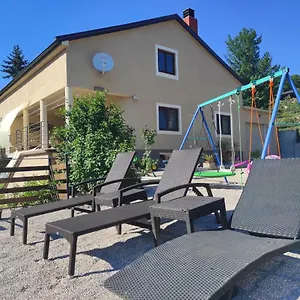 Apartment Haus Natura, Jurdani